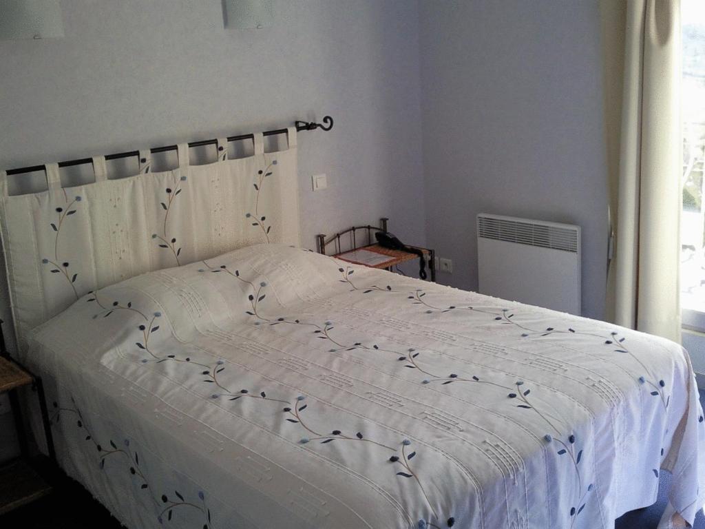 Logis L'Auberge Du Quercy Blanc Molieres  Экстерьер фото