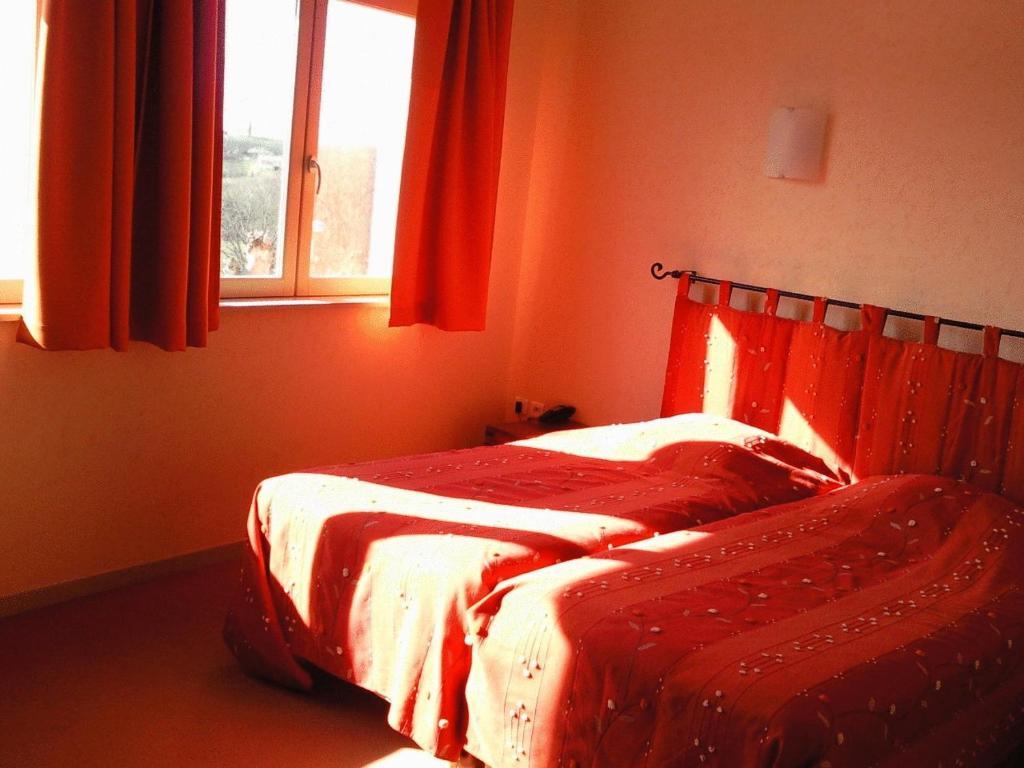 Logis L'Auberge Du Quercy Blanc Molieres  Экстерьер фото